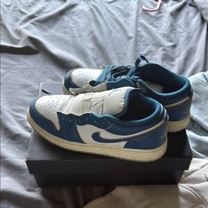 Cool blue Jordan 1 low size 7 male